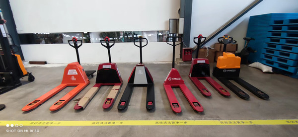  你了解手動(dòng)液壓堆高車的功能嗎？